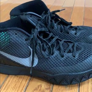 Kyrie 1s drive way green glows